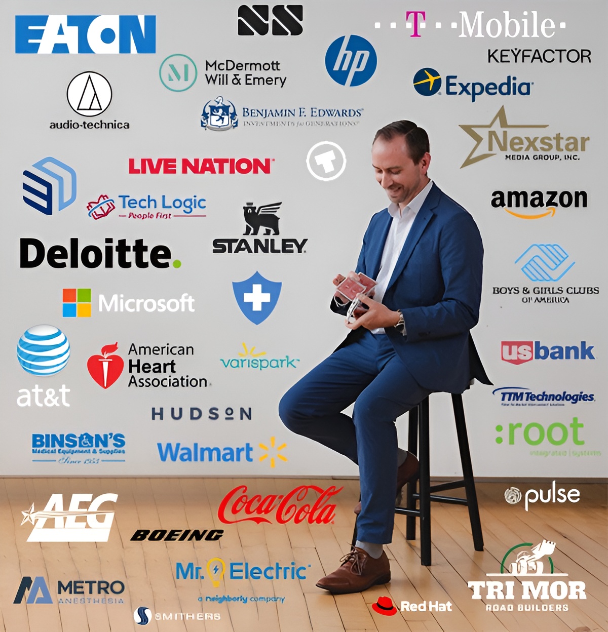 Cleveland Magician and mentalist Brian Masters available for Corporate Event Entertainment